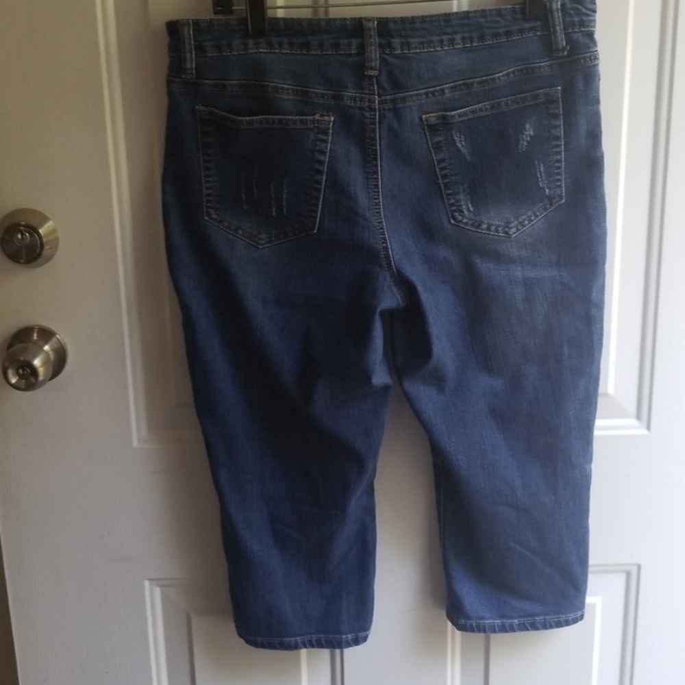 Shorts - Picture 2 of 2